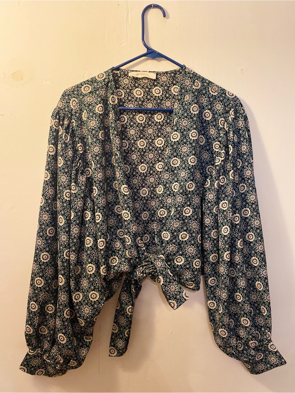 A Beautiful Soul Women's Floral Tie-Front Crop Top in Dark Green